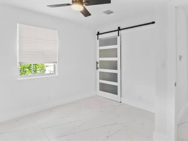 625 W 2nd St (25)