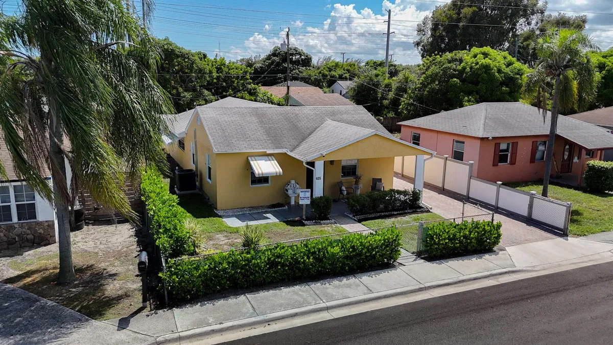 625 W 2nd St (39)