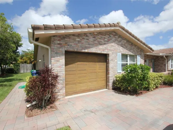 1 Car Garage
