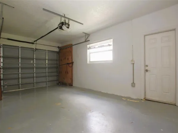 1 Car Garage