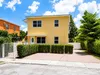 984 SW 9th St