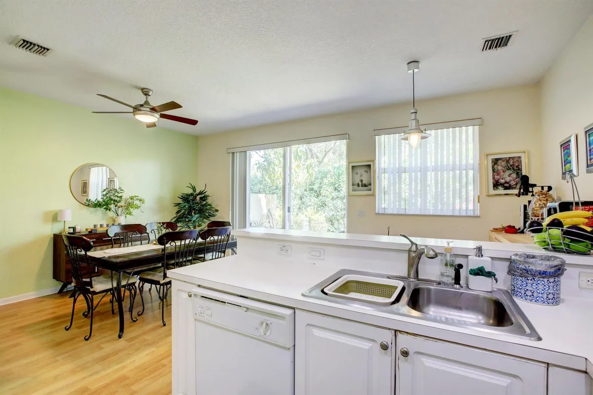 11705 nw 47th dr coral springs13