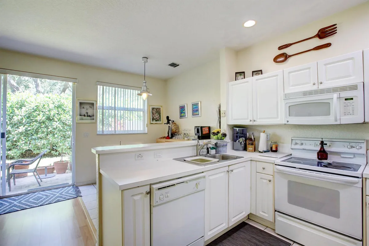 11705 nw 47th dr coral springs10