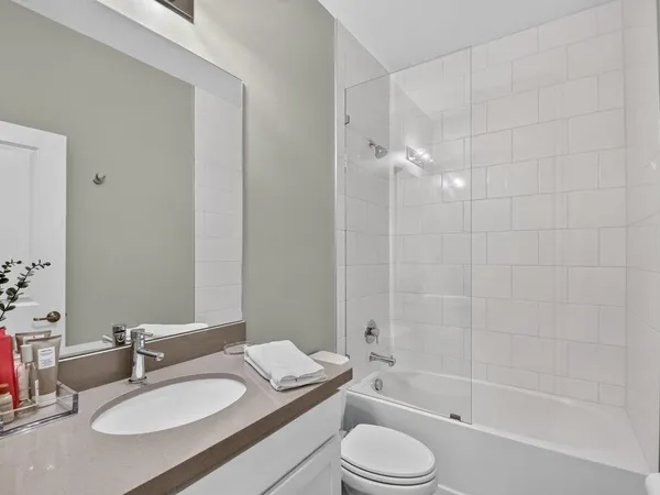 Bathroom Full 1