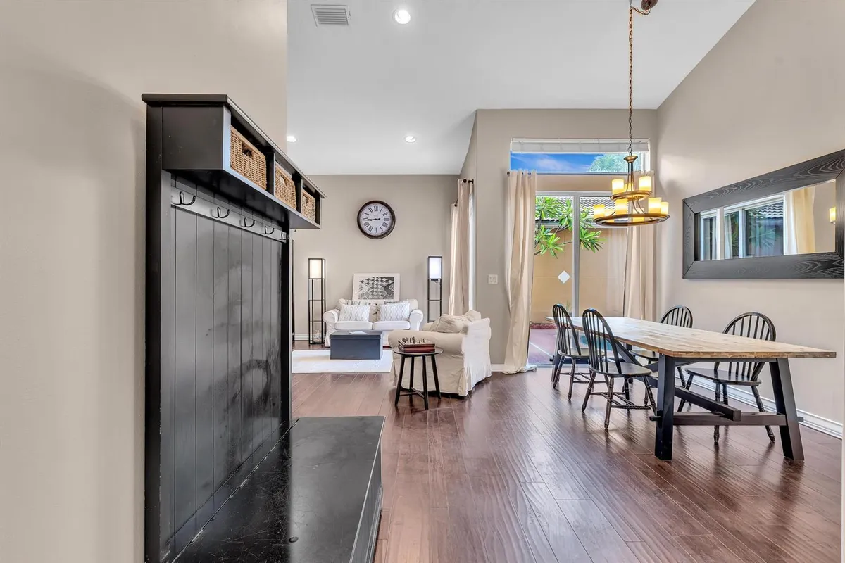 Living/ Dining