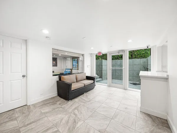 027-112Southeast10thStreet-DelrayBeach-F