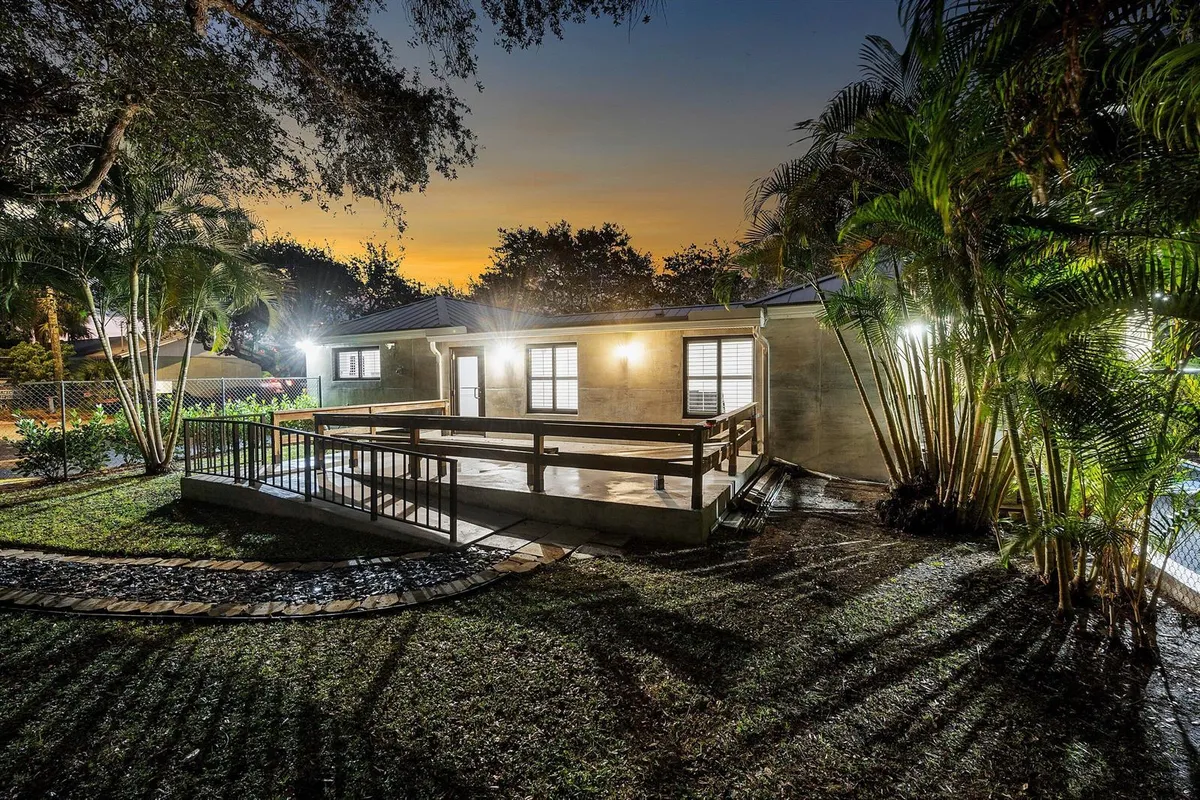 049-112Southeast10thStreet-DelrayBeach-F