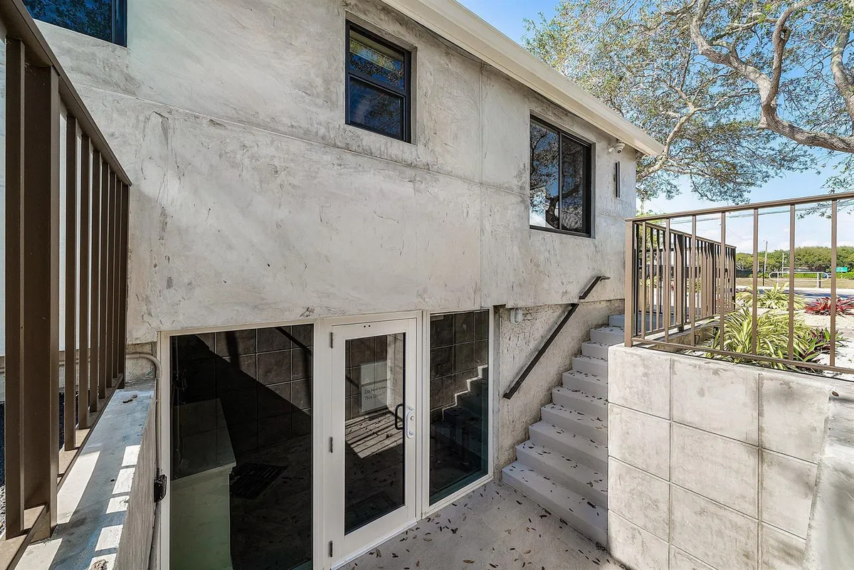 008-112Southeast10thStreet-DelrayBeach-F