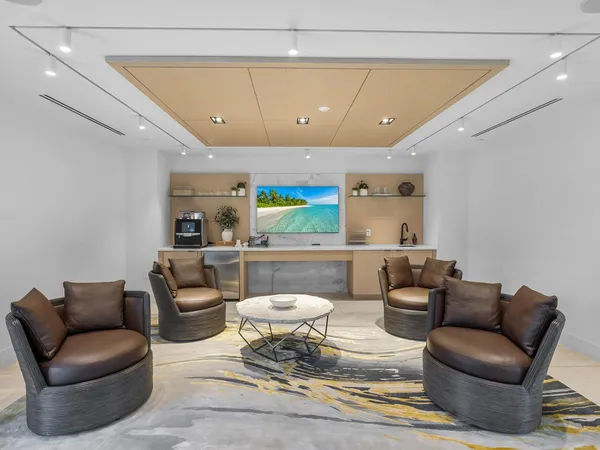 Salato Indor Lounge