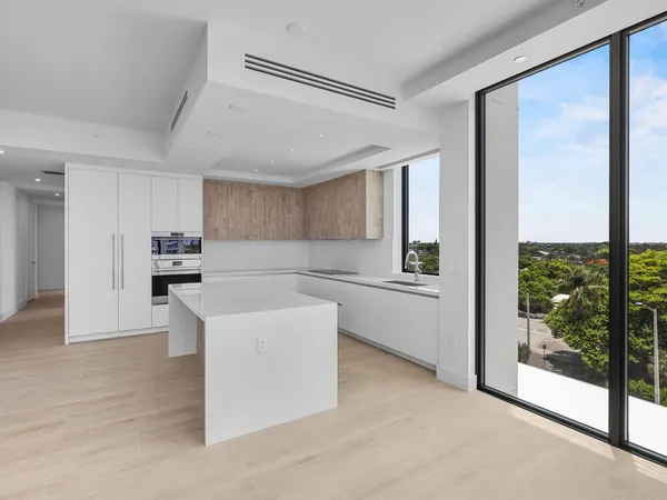 Bright Open Floor plan
