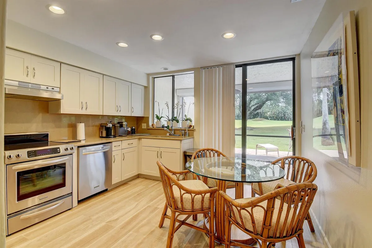 3 (9)