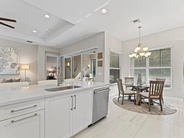 018-12608CrestedButteAvenue-BoyntonBeach