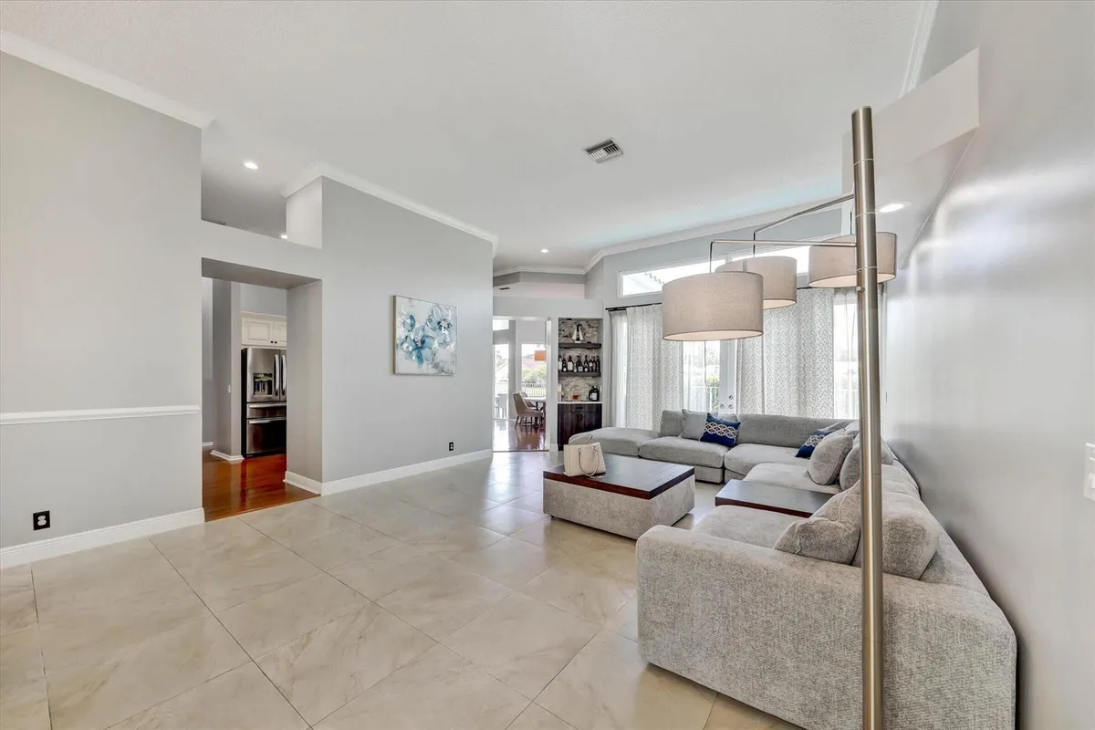14-10370 NW 50th Ct-14