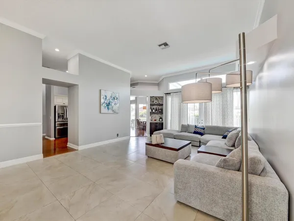 14-10370 NW 50th Ct-14