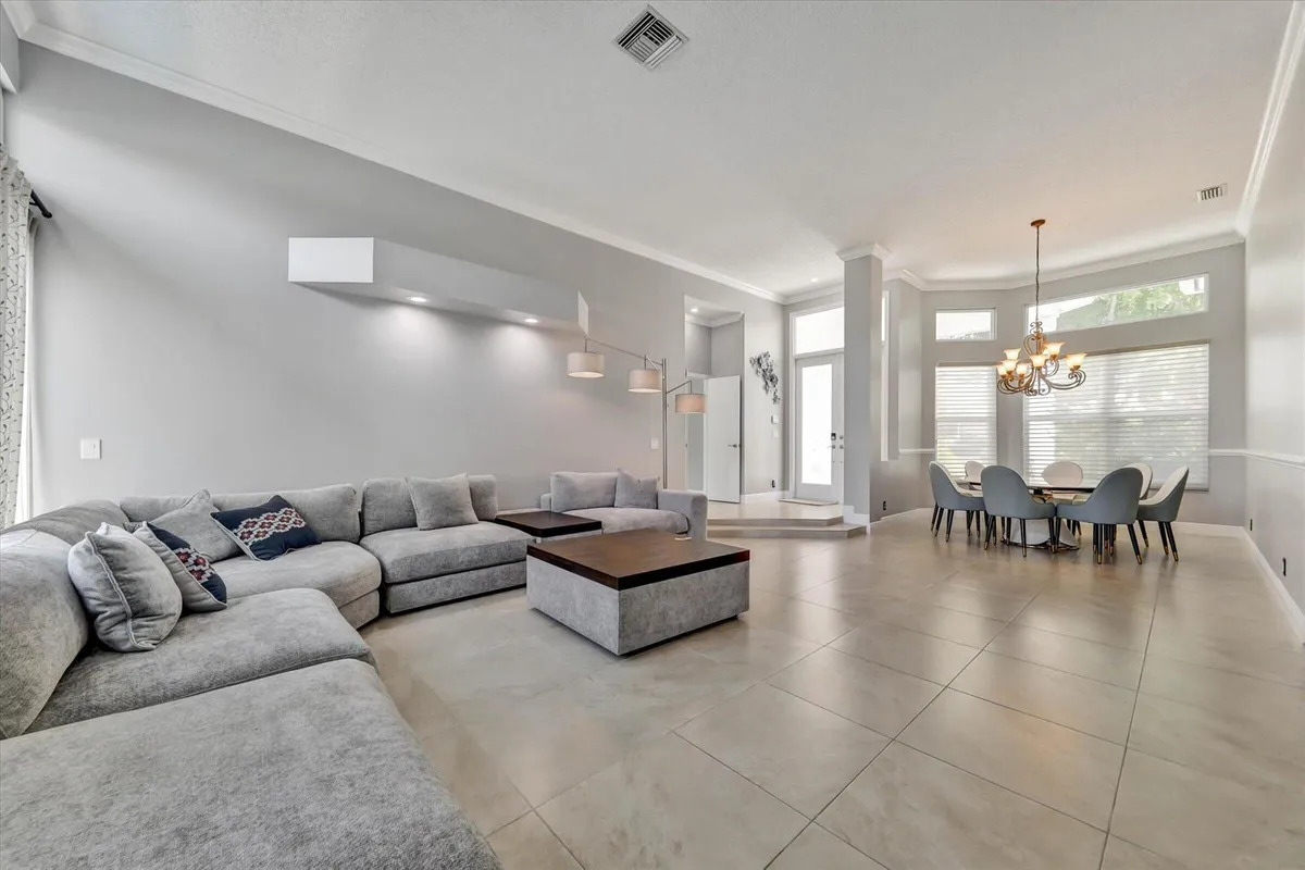 15-10370 NW 50th Ct-15
