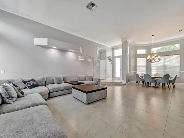 15-10370 NW 50th Ct-15