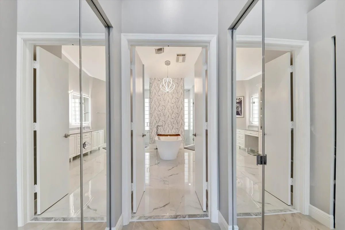 23-10370 NW 50th Ct-23