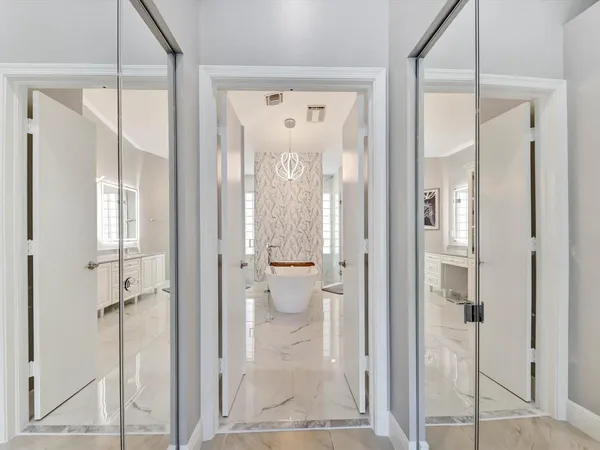 23-10370 NW 50th Ct-23