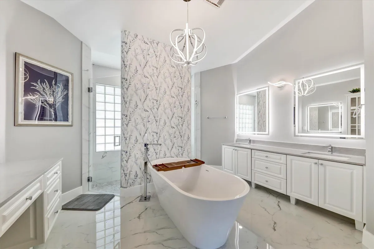 24-10370 NW 50th Ct-24