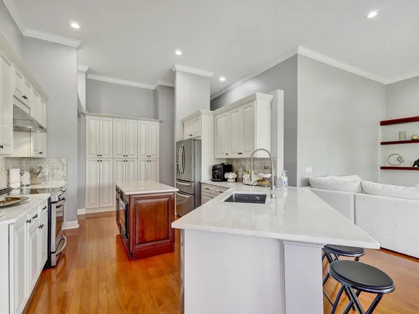 31-10370 NW 50th Ct-31