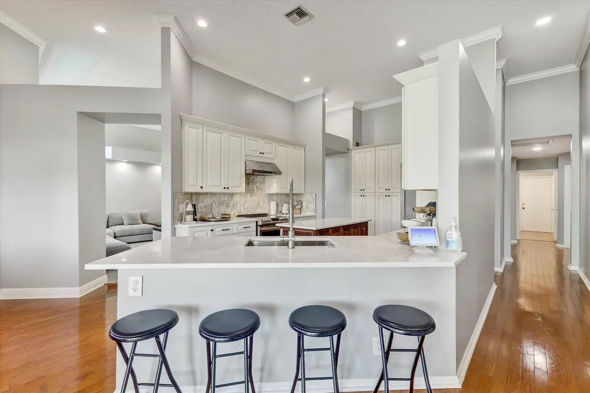 32-10370 NW 50th Ct-32