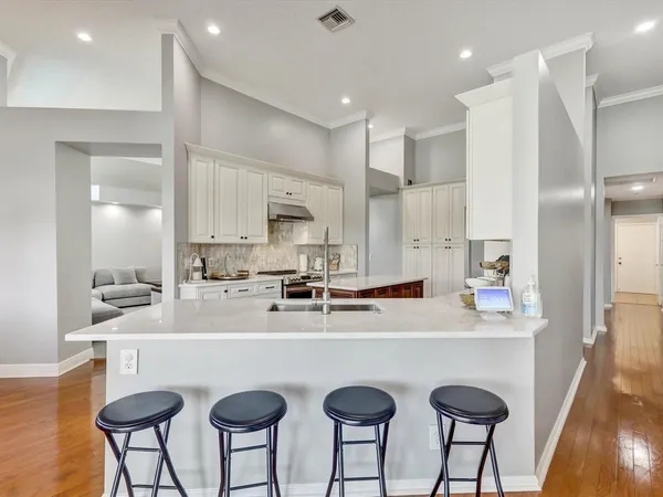 32-10370 NW 50th Ct-32