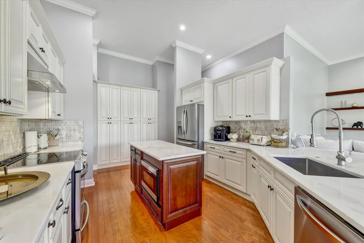 33-10370 NW 50th Ct-33