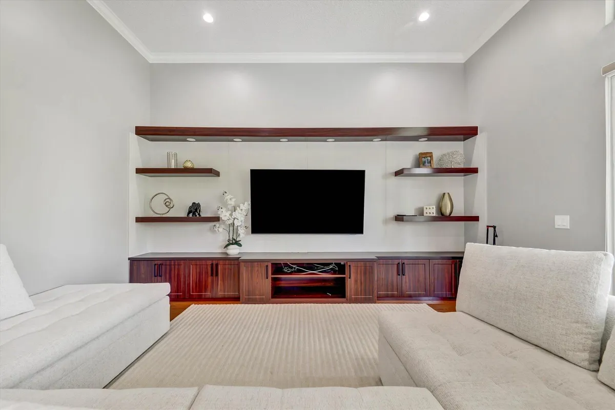 37-10370 NW 50th Ct-37