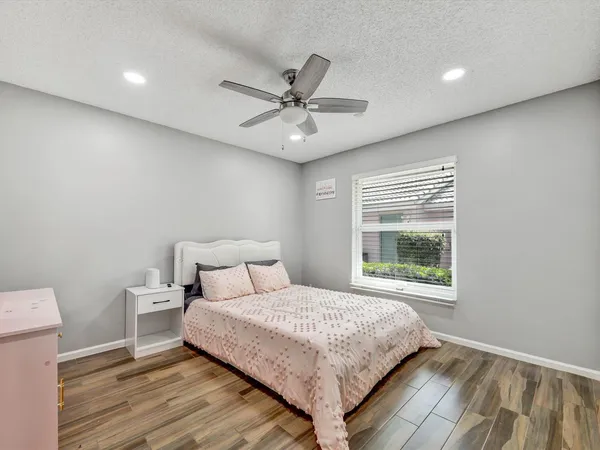 42-10370 NW 50th Ct-42