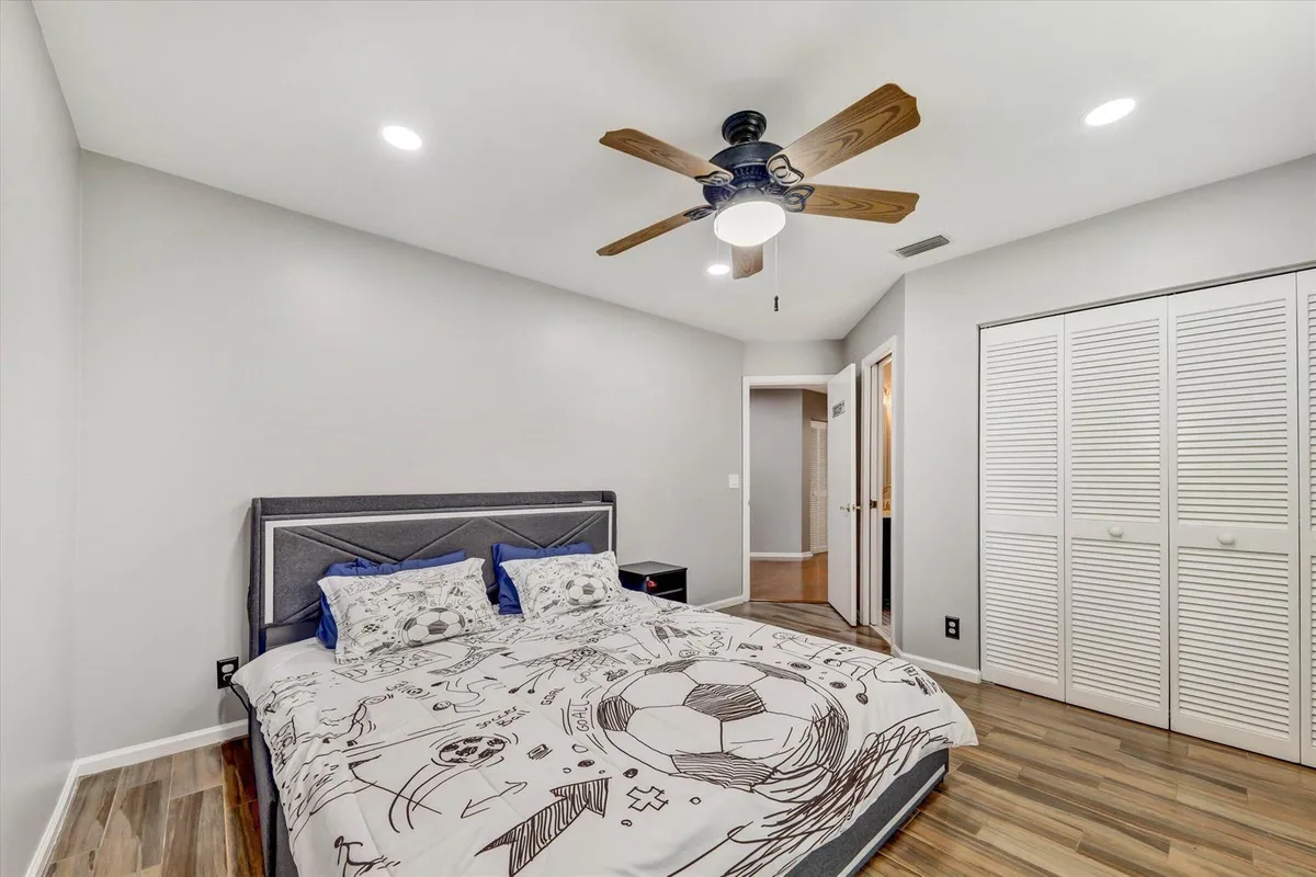 48-10370 NW 50th Ct-48